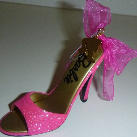 Hallmark Keepsake Ornament Barbie "Shoe-sational" - Picture 3 of 5